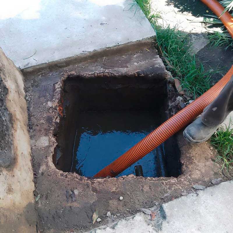 imagem de limpeza de fossa
